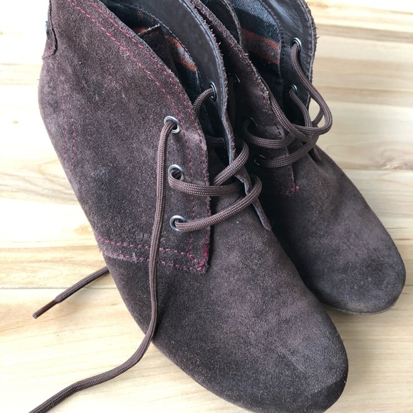 🤎HOST PICK🤎NEW Suede wedge shoes - Picture 3 of 7